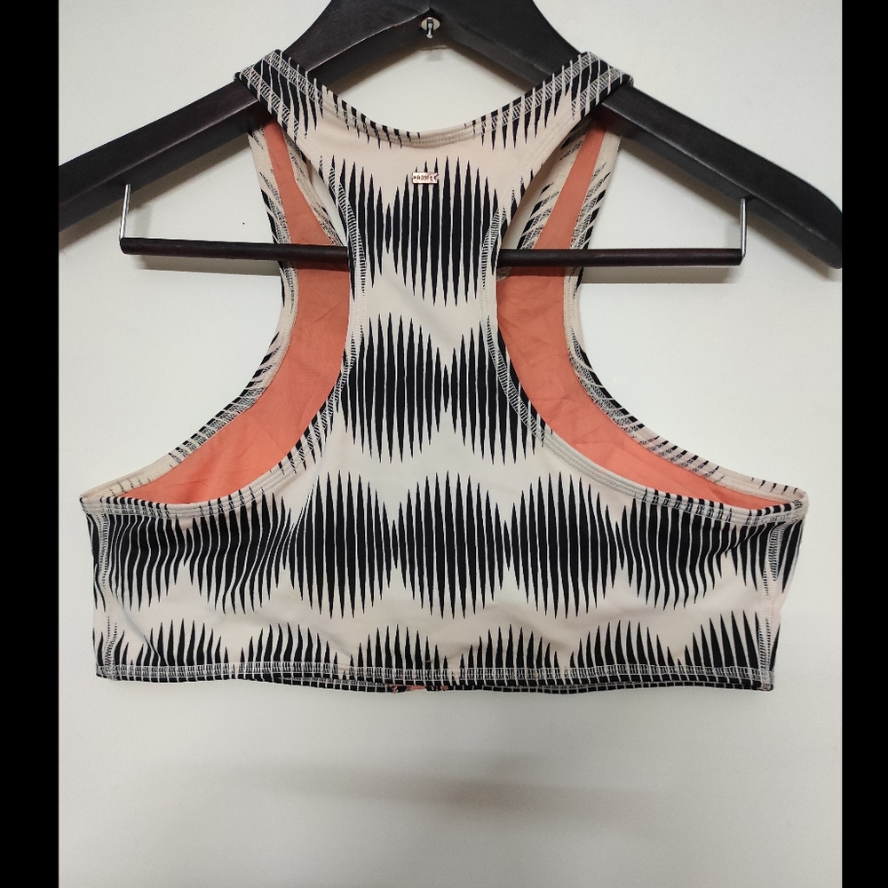Bra / crop top - Picture 6 of 8
